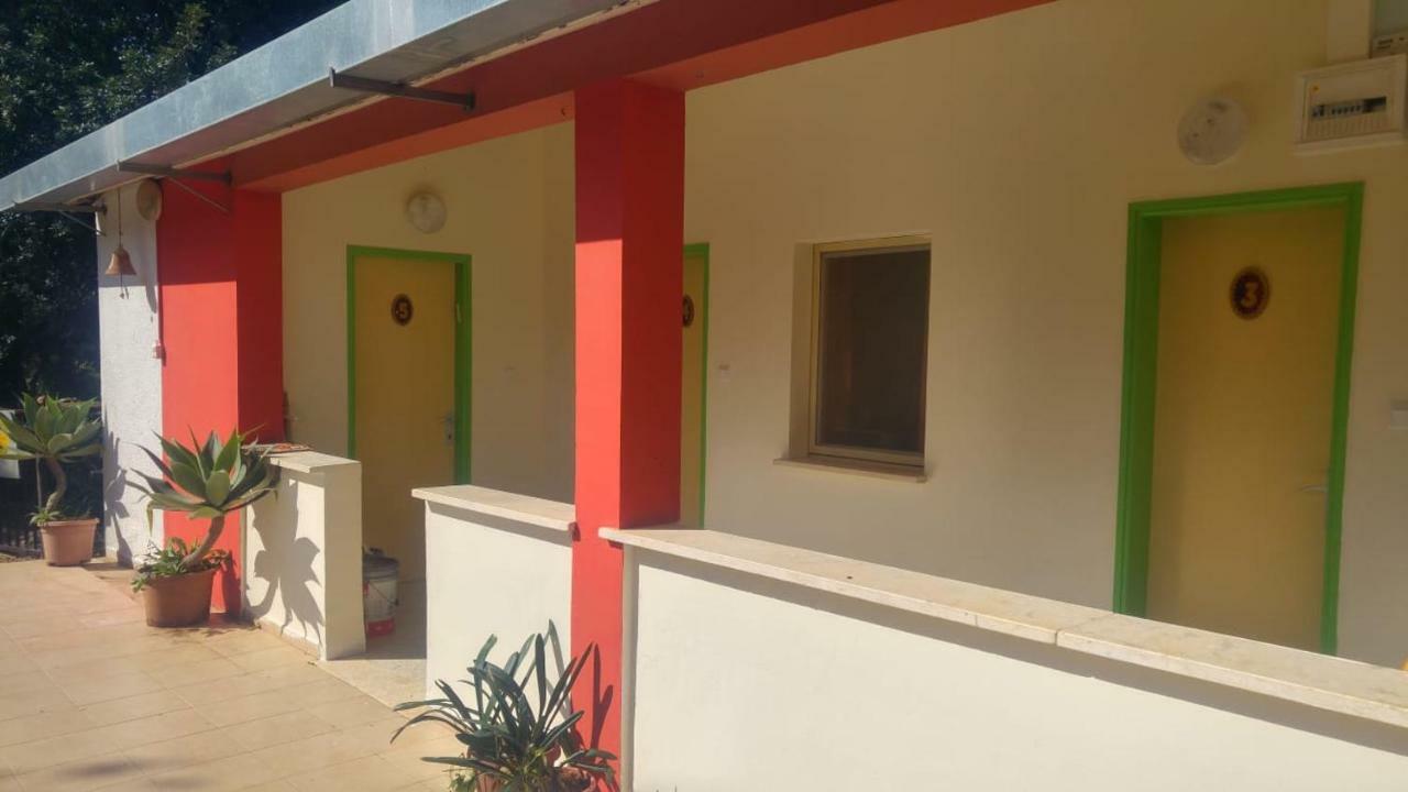 Eilon Hostel B&B Elon エクステリア 写真